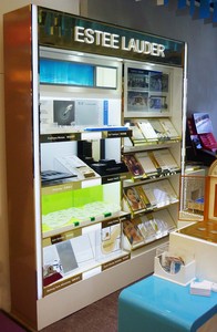 化妆品背柜
